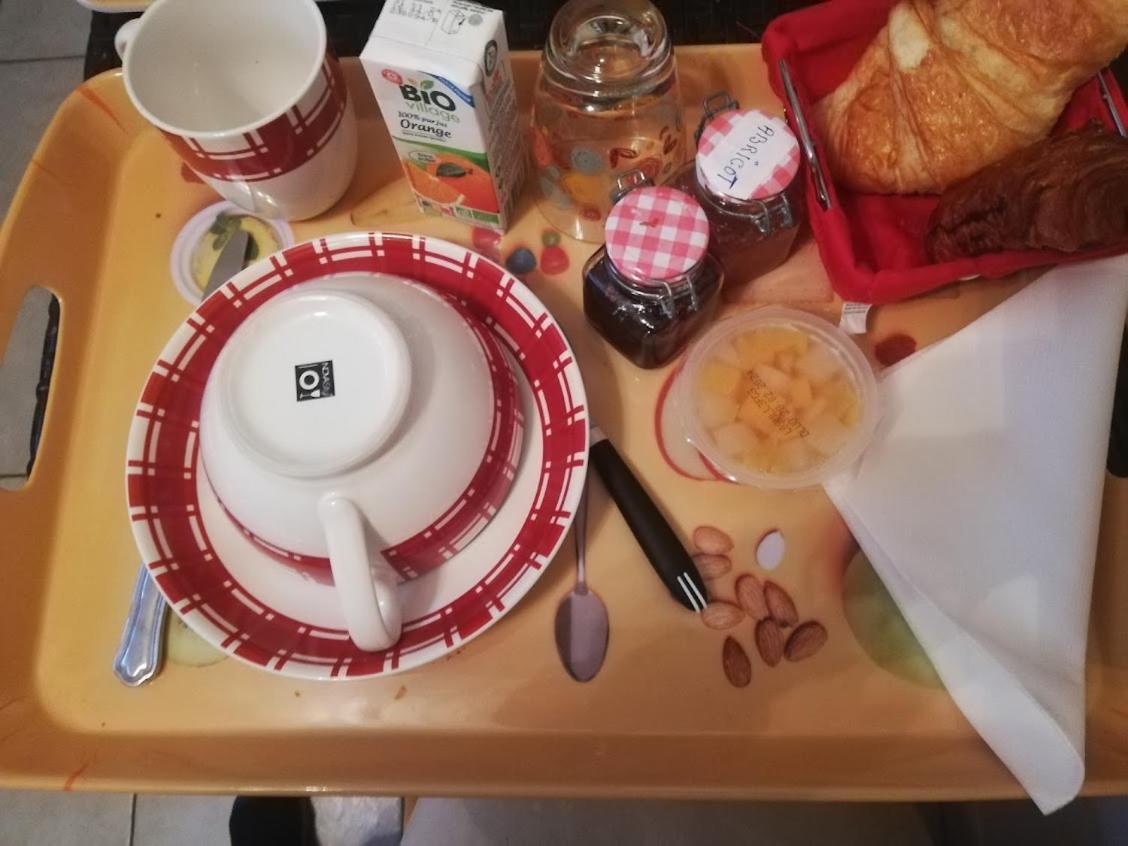 Chambre Avec Salle De Bain Privatisee Avec Petit Dejeuner Compris Auxonne Εξωτερικό φωτογραφία